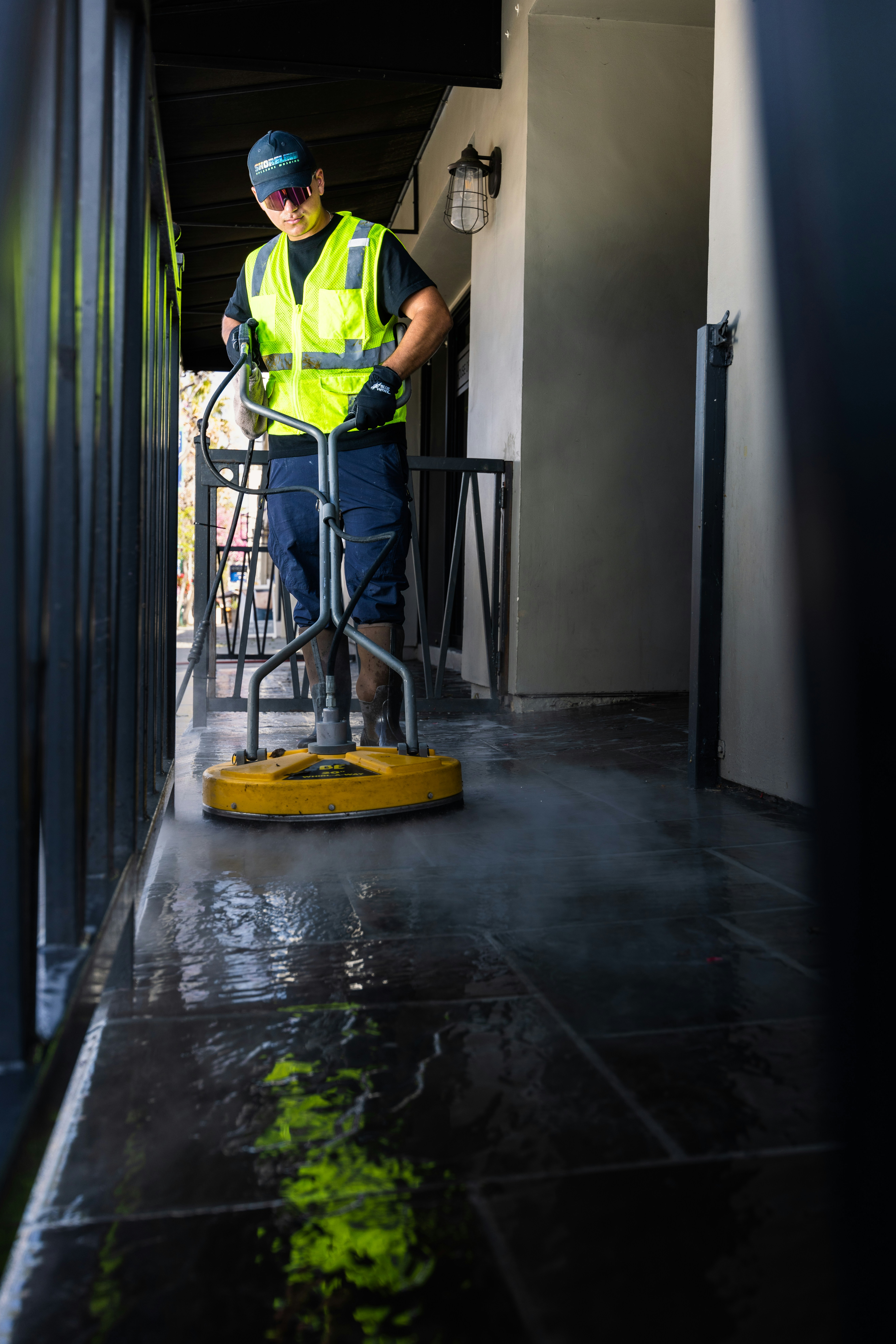Industrial floor extraction
